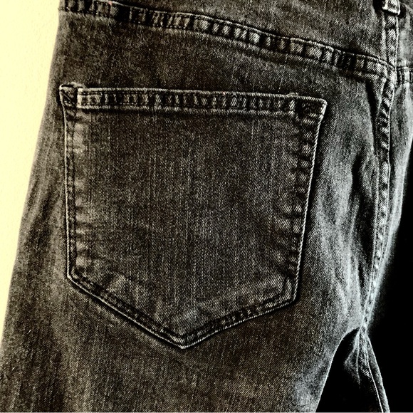 Demin & Co. Black 4 button down fly jeans. Relaxed straight jeans. Sz 12-14 - Picture 10 of 12